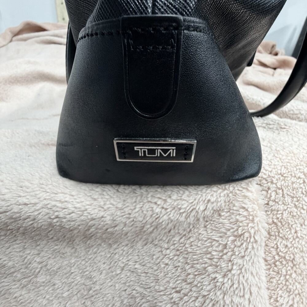 Tumi Villa Turin Black Leather Large Shopper Tote Bag Padlock Shoulder Work - Picture 6 of 13